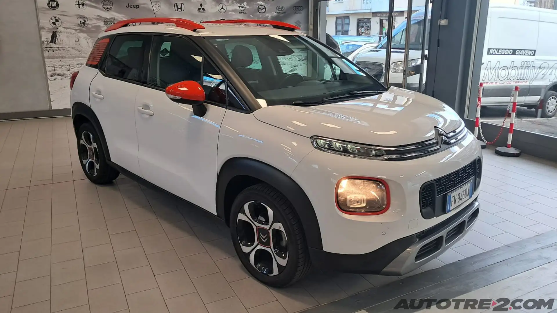 Citroen C3 Aircross C3 Aircross PureTech 110 S&S Shine Weiß - 1