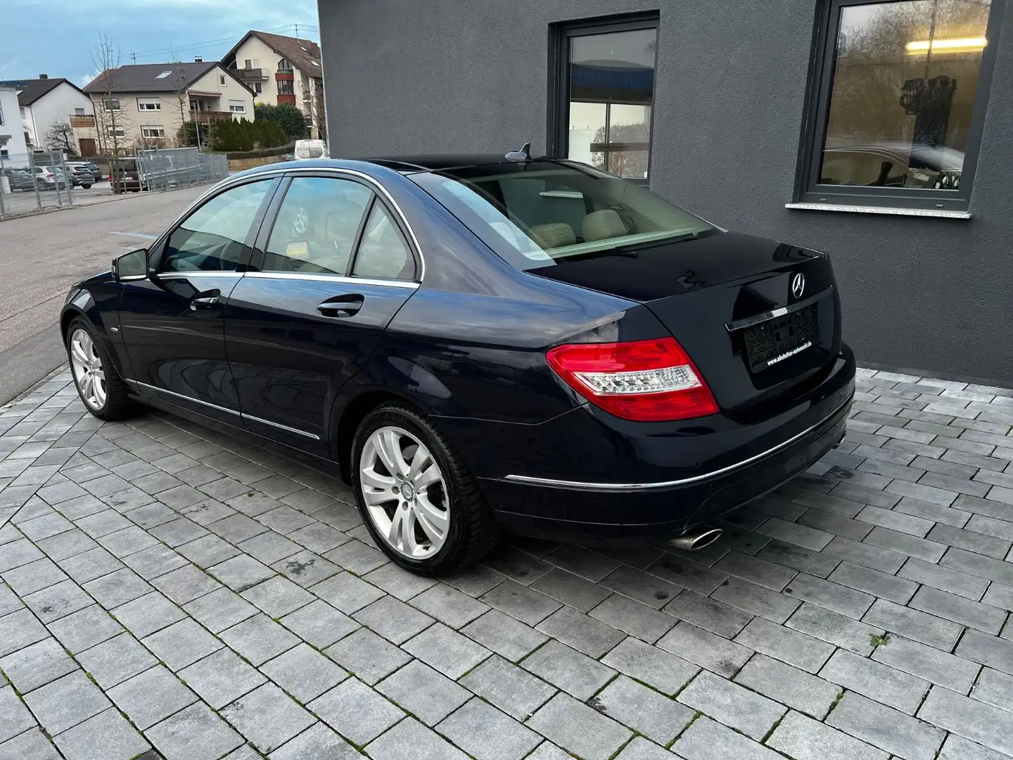 Mercedes-Benz C 350 CDI Lim BlueEfficiency 4Matic Automatik Blau - 2