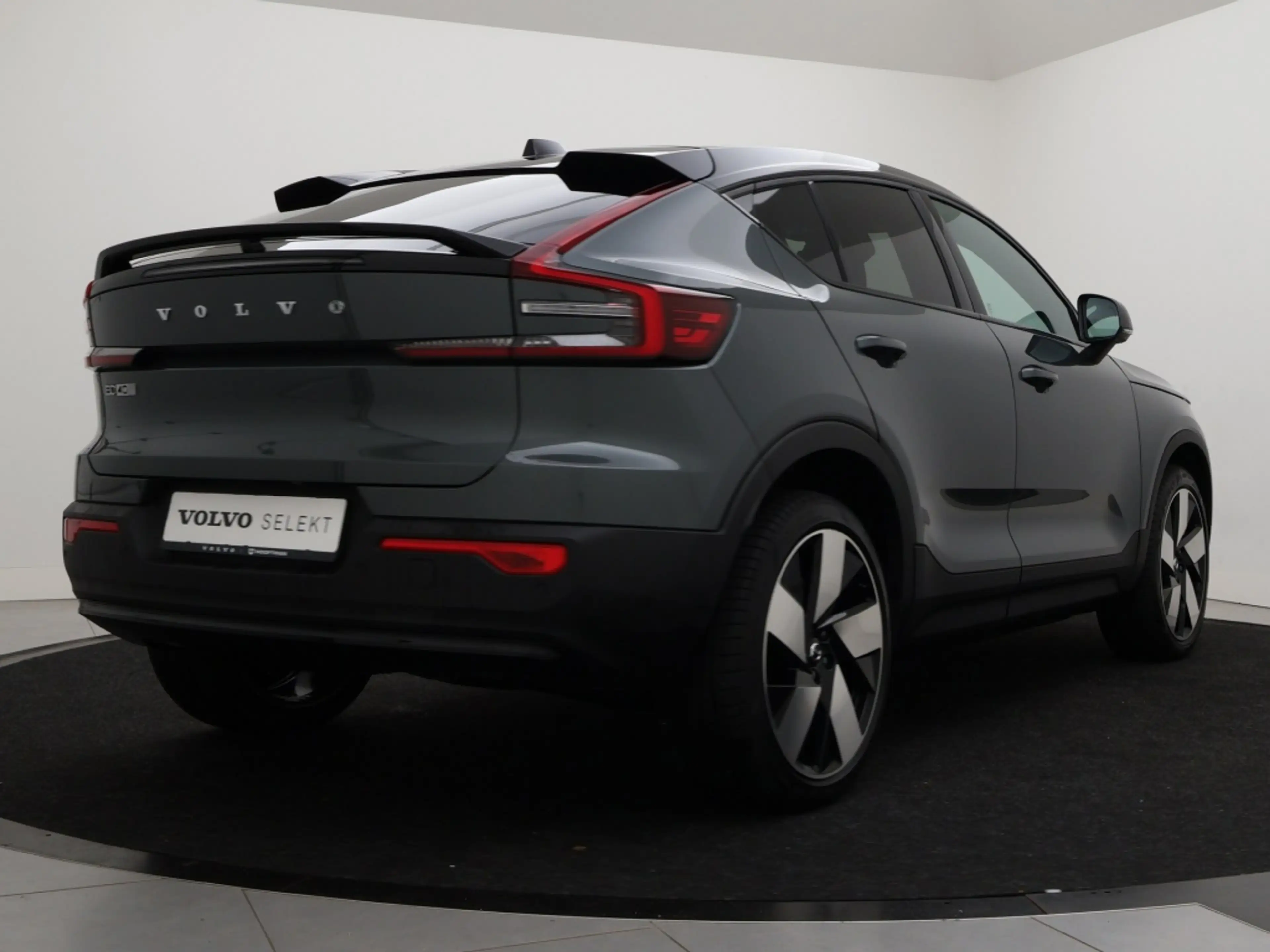 Volvo EC40 EXTENDED RANGE (SINGLE) PLUS 20INCH HARMAN KARDON — photo 4