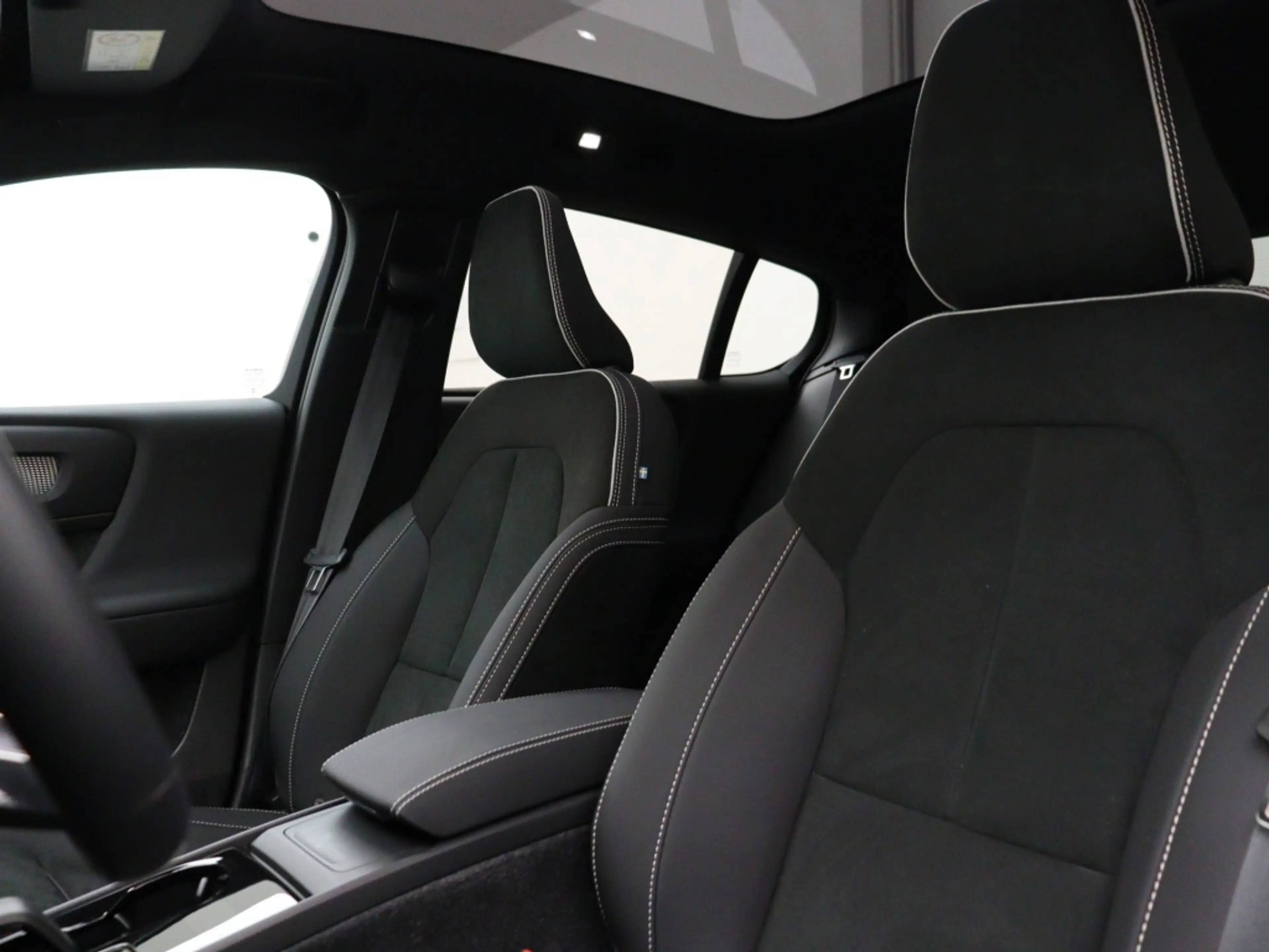 Volvo EC40 EXTENDED RANGE (SINGLE) PLUS 20INCH HARMAN KARDON — photo 15