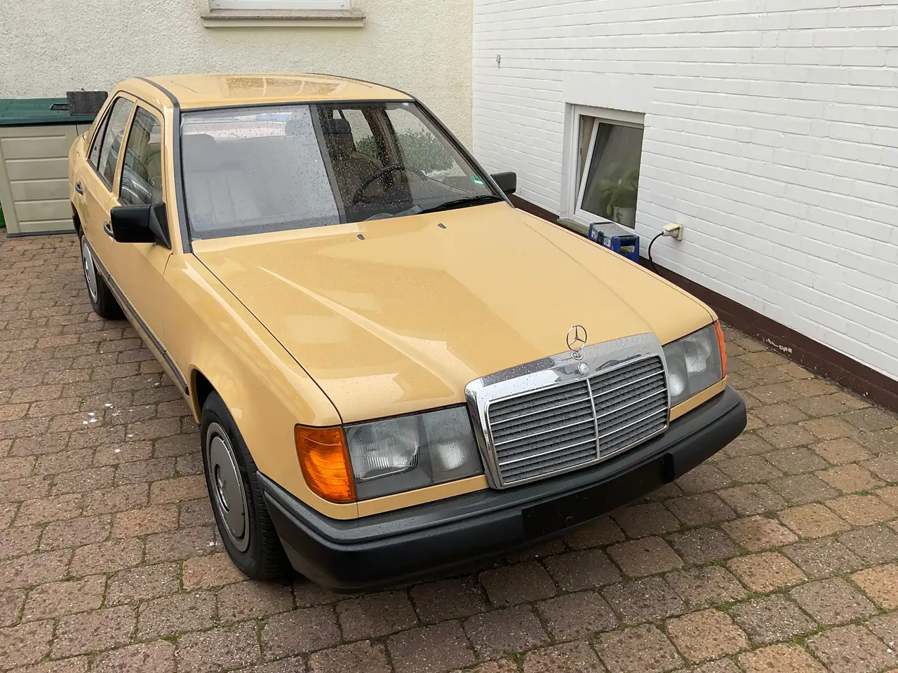 Mercedes-Benz E 260