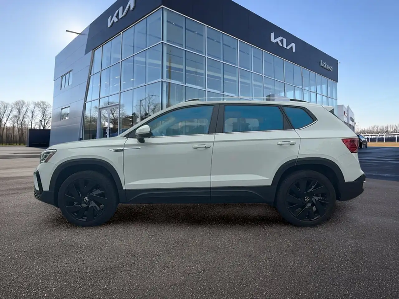 Volkswagen Taos photo Volkswagen Taos