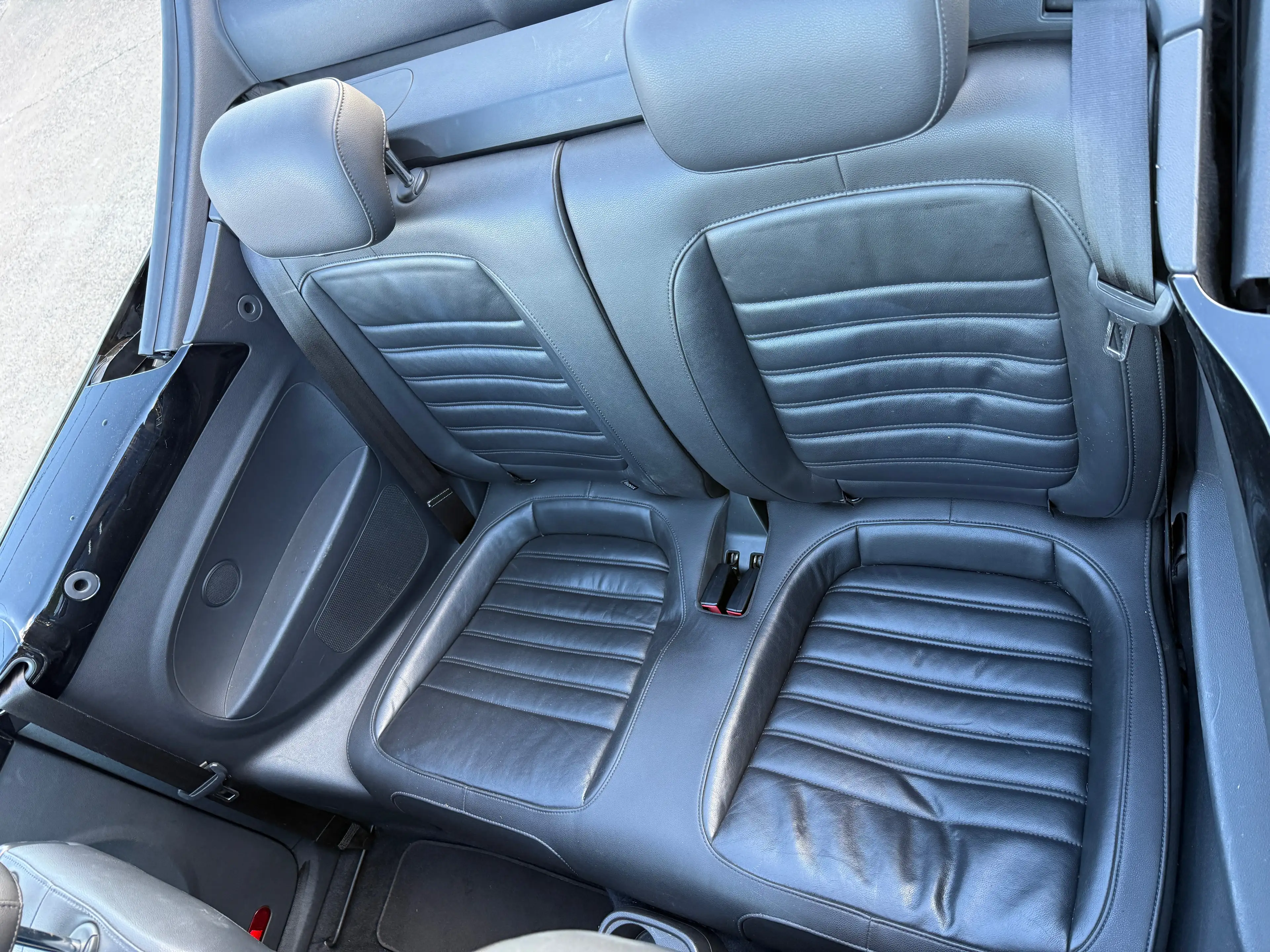 Volkswagen Beetle Beetle Cabriolet 1.2 TSI Design — photo 14