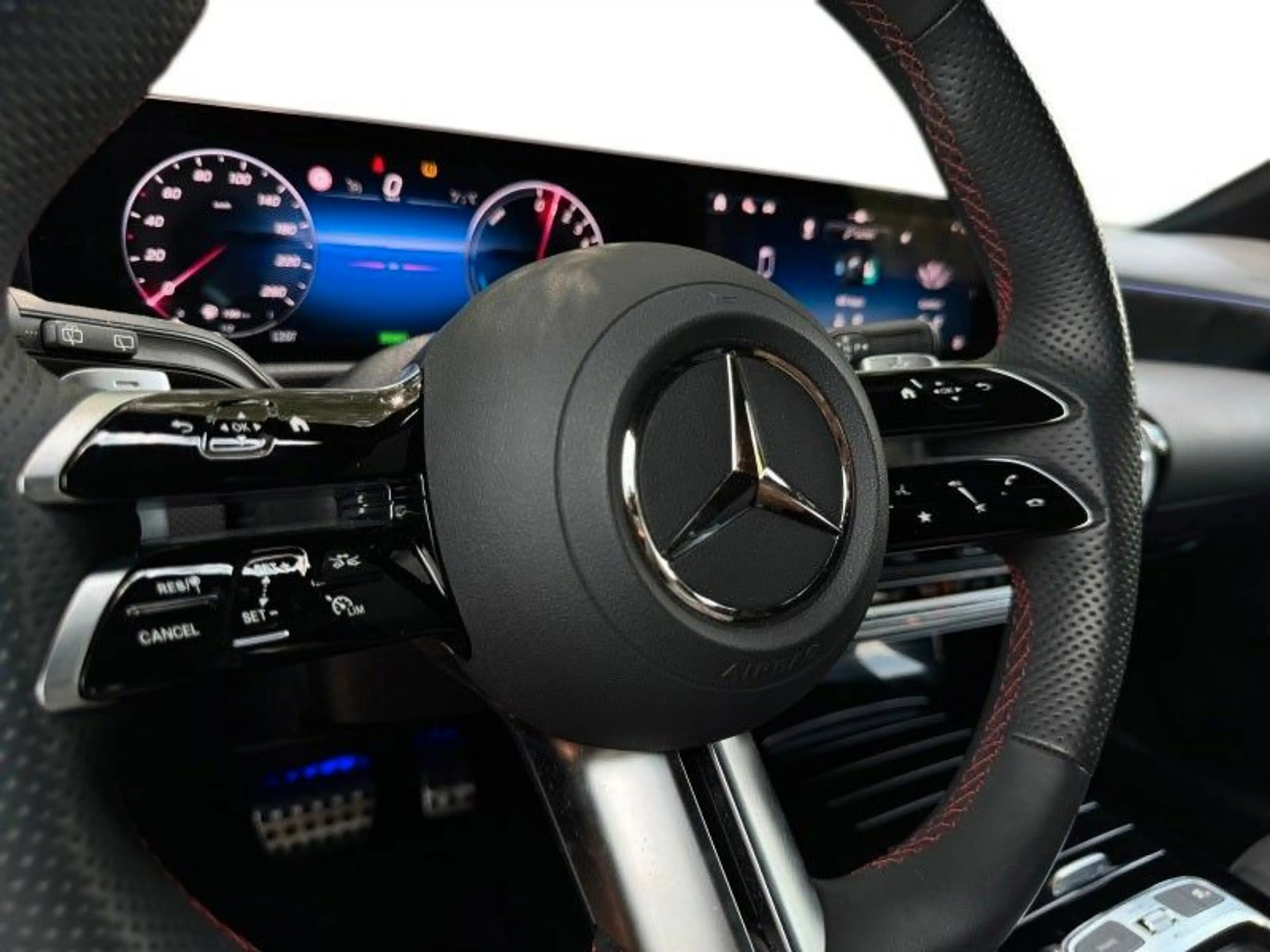 Mercedes-Benz A 250 A A 250 e — photo 13