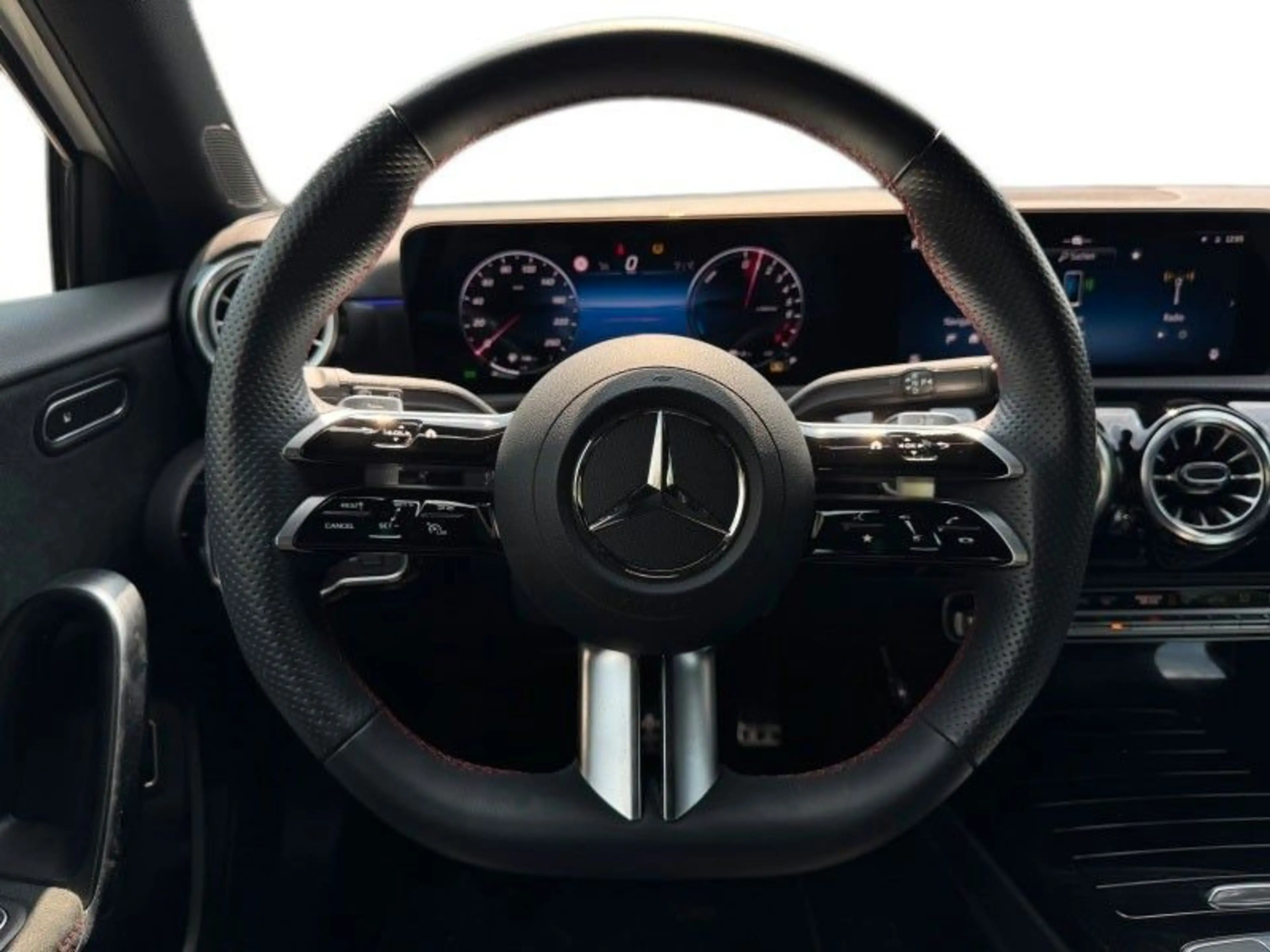 Mercedes-Benz A 250 A A 250 e — photo 12