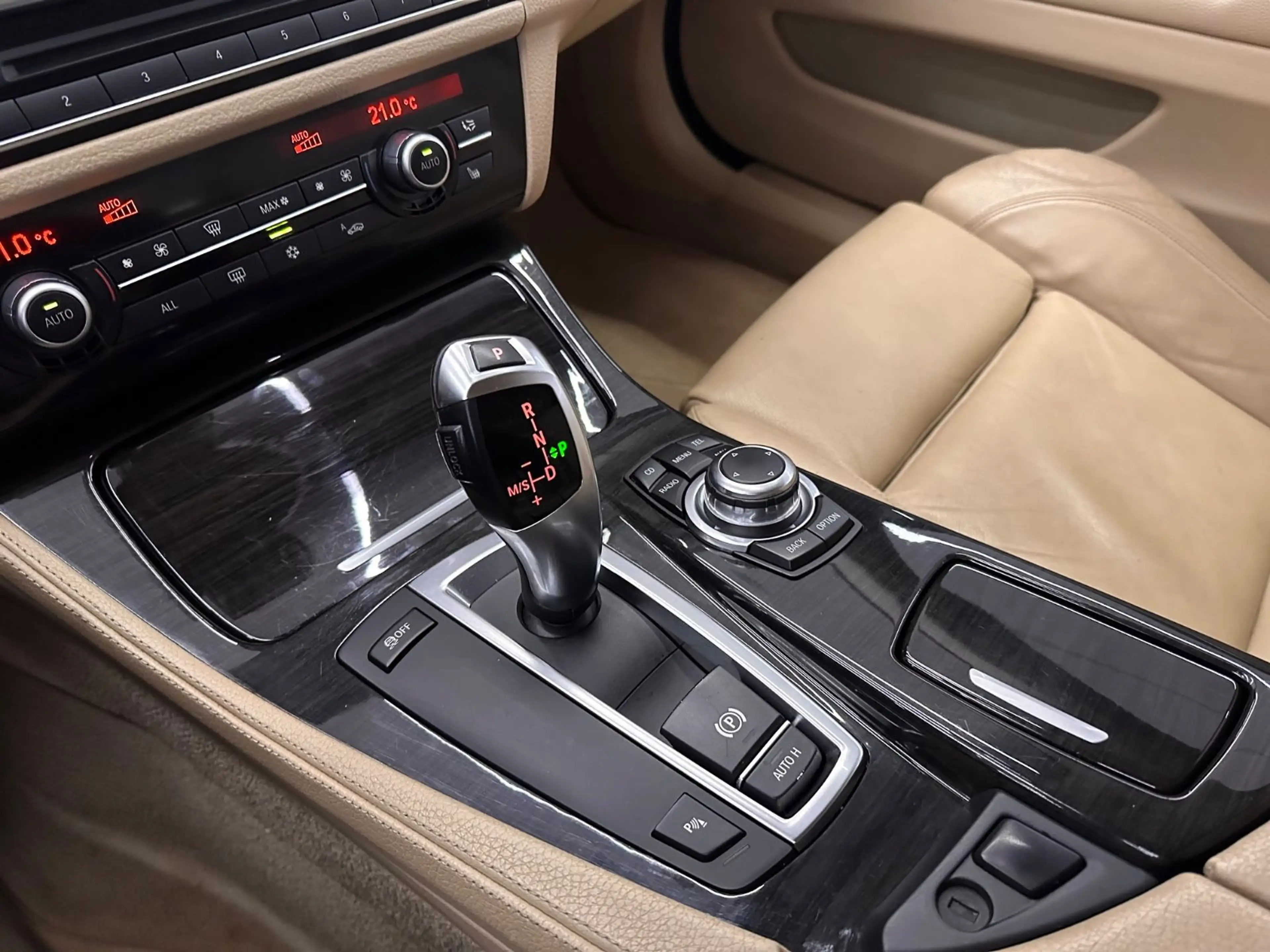 BMW 520 d Limousine*Bi-Xenon*Schiebedach*Leder*Memory — photo 30