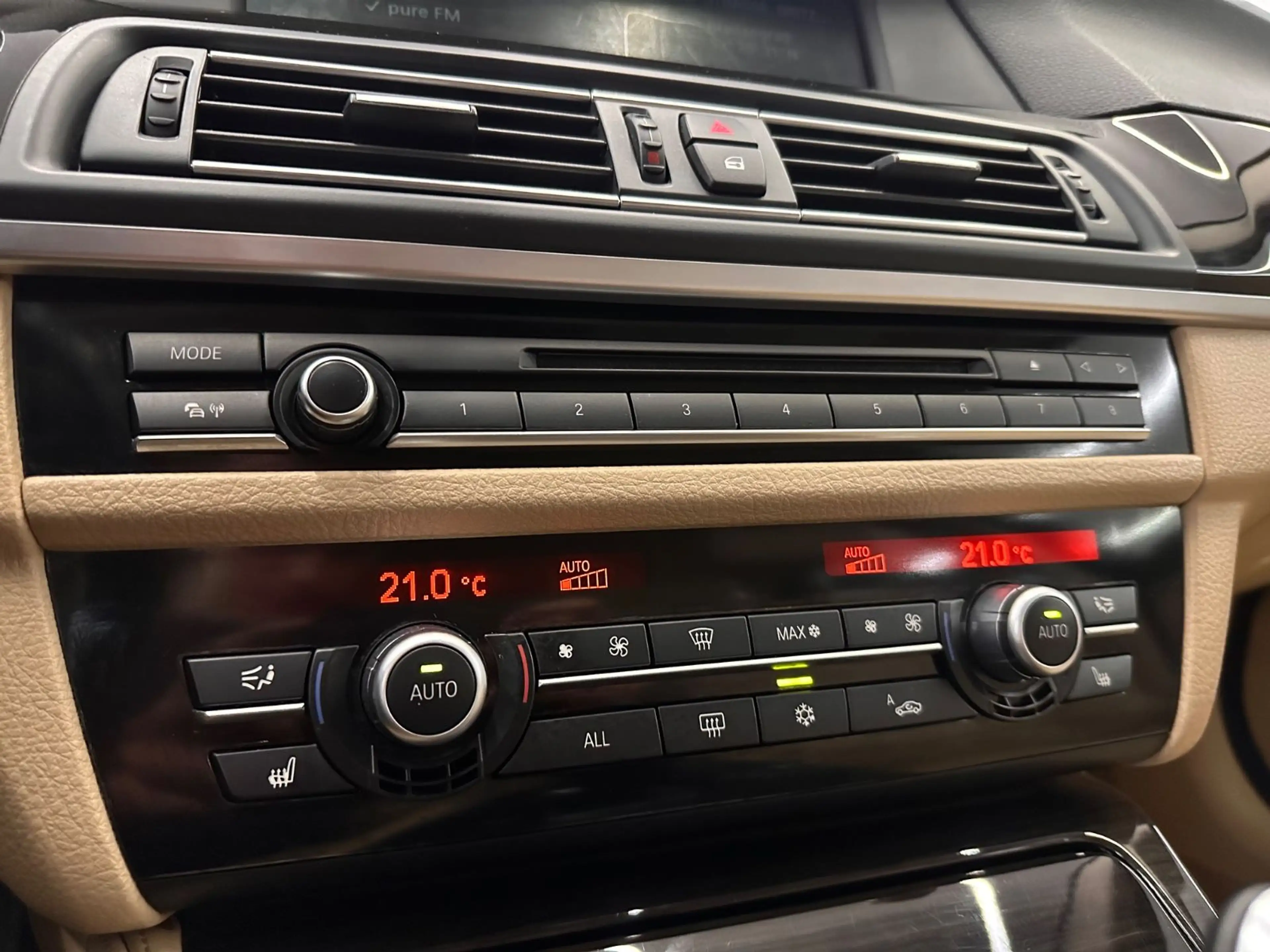 BMW 520 d Limousine*Bi-Xenon*Schiebedach*Leder*Memory — photo 29