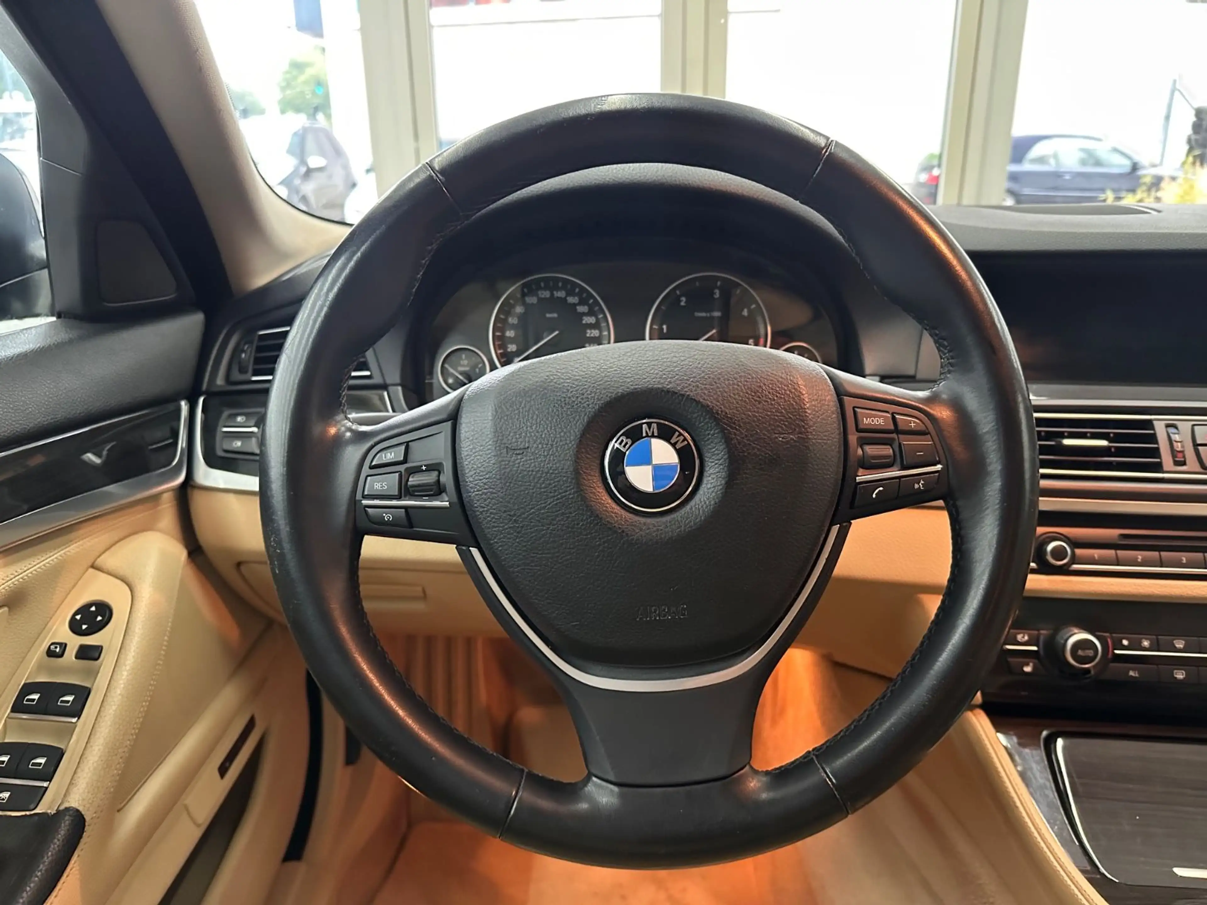 BMW 520 d Limousine*Bi-Xenon*Schiebedach*Leder*Memory — photo 13