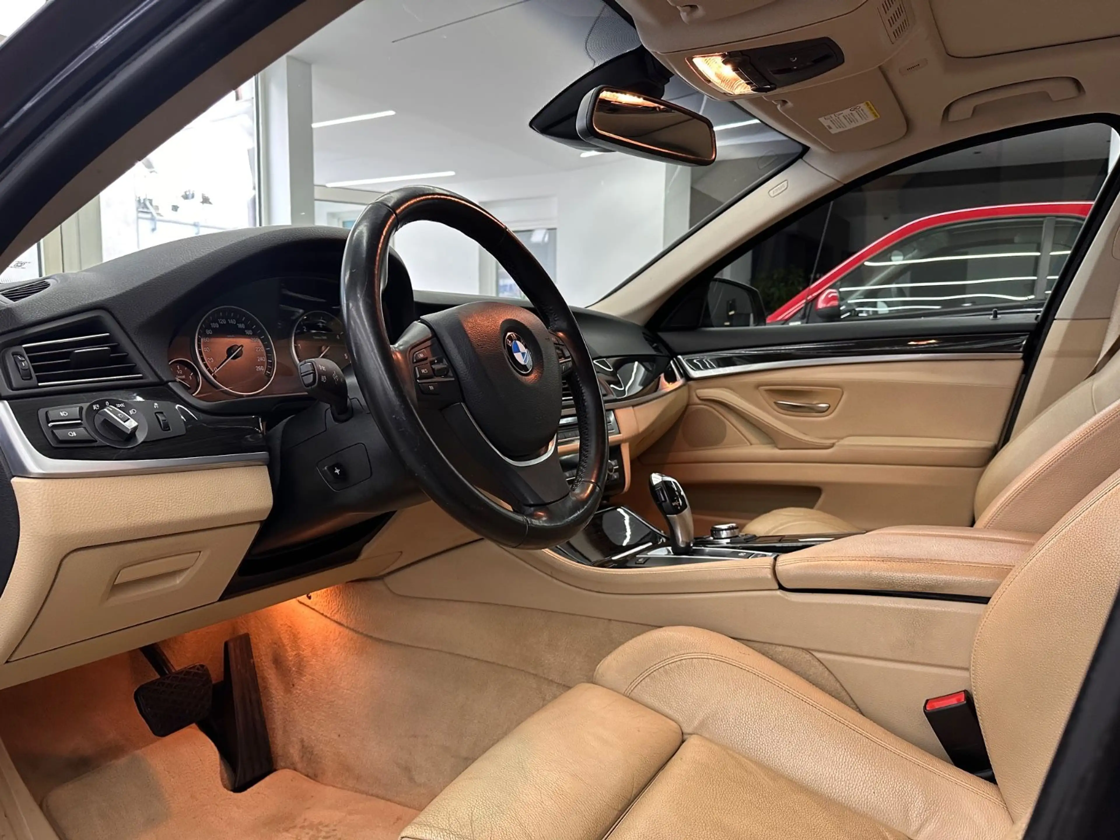 BMW 520 d Limousine*Bi-Xenon*Schiebedach*Leder*Memory — photo 16