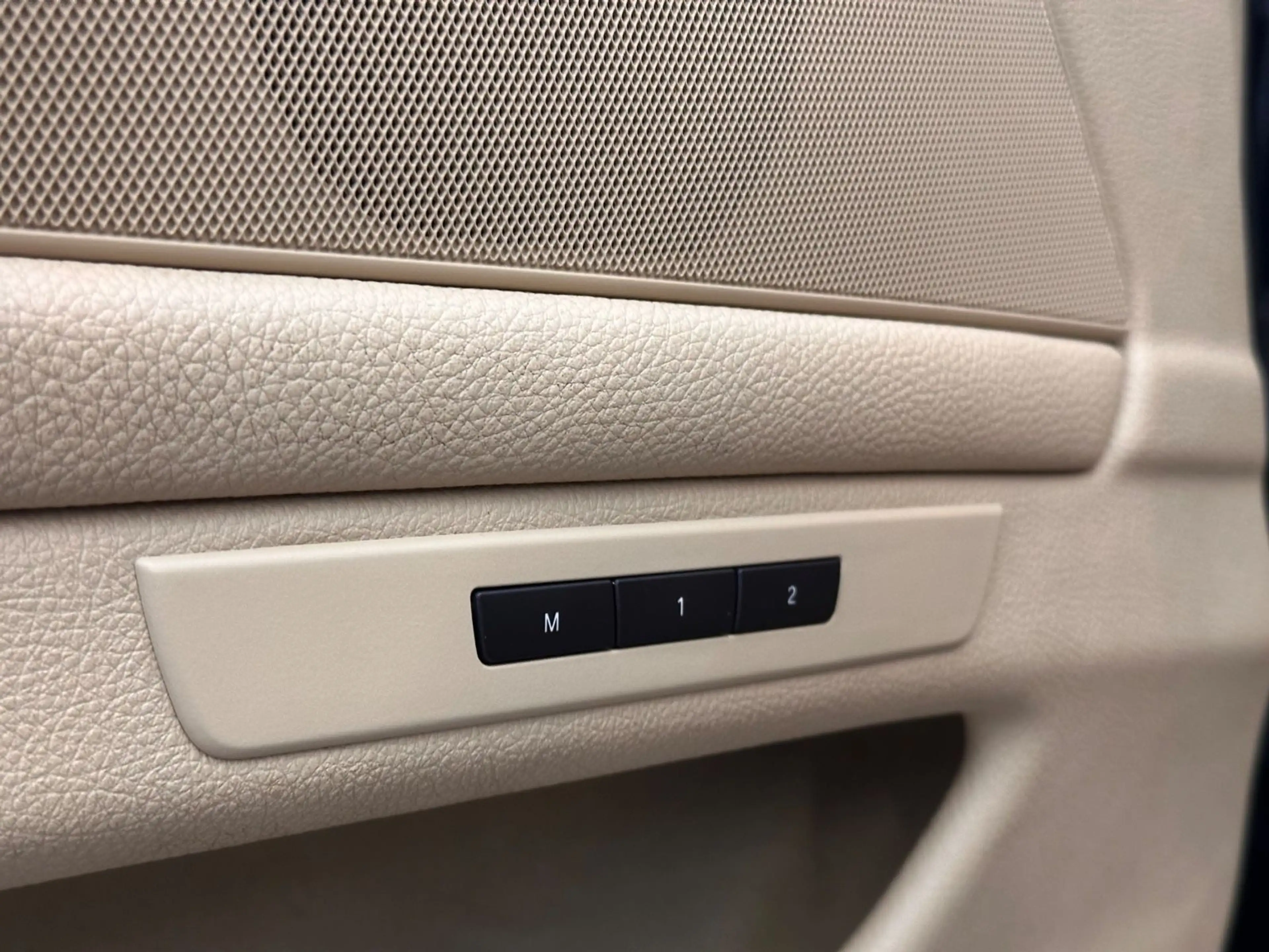 BMW 520 d Limousine*Bi-Xenon*Schiebedach*Leder*Memory — photo 19