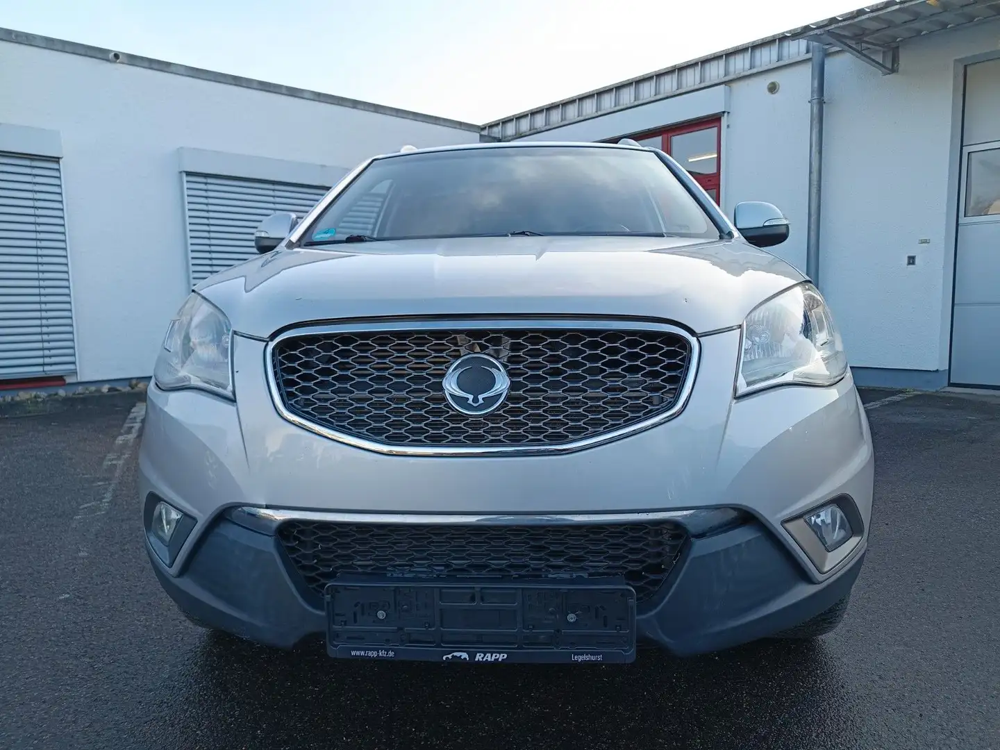 SsangYong Korando Crystal 4x2 / 1.Hand Silber - 2