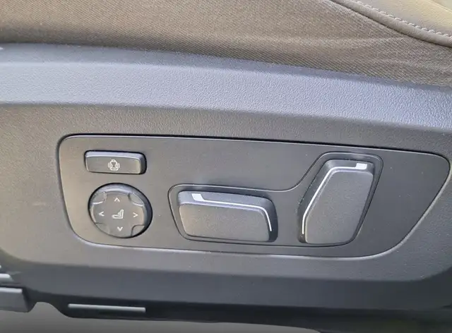 BMW X3 view 4
