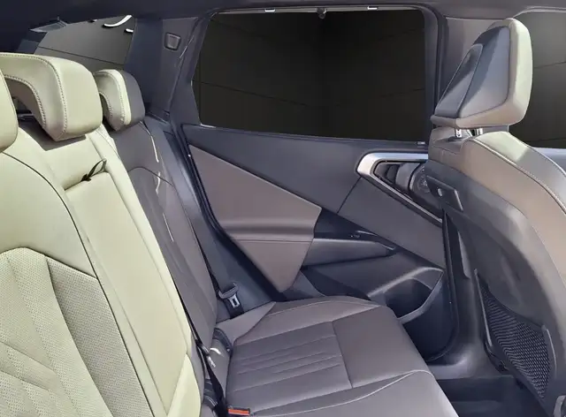 BMW X3 view 10