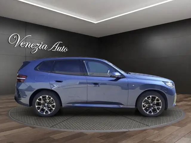 BMW X3 view 5
