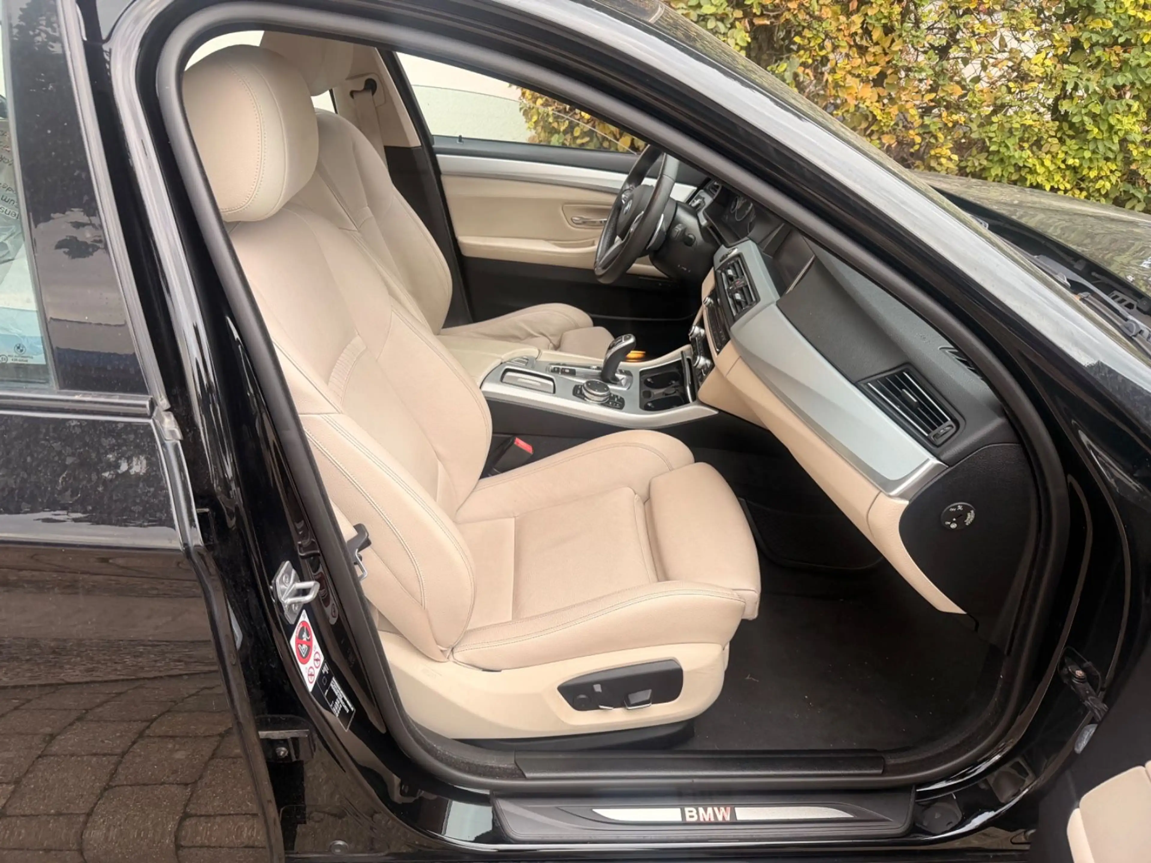 BMW 550 5 Limousine 550 i — photo 2