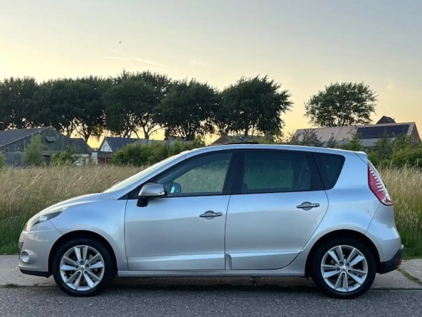 Renault Scenic 1.4 TCE Celsium ECC Audio-CD/MP3 Navi LMV 17" Crui Grau - 2