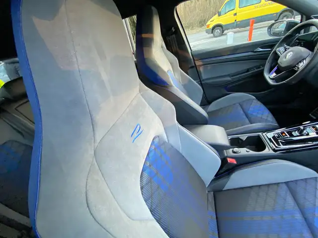 Volkswagen Golf view 11