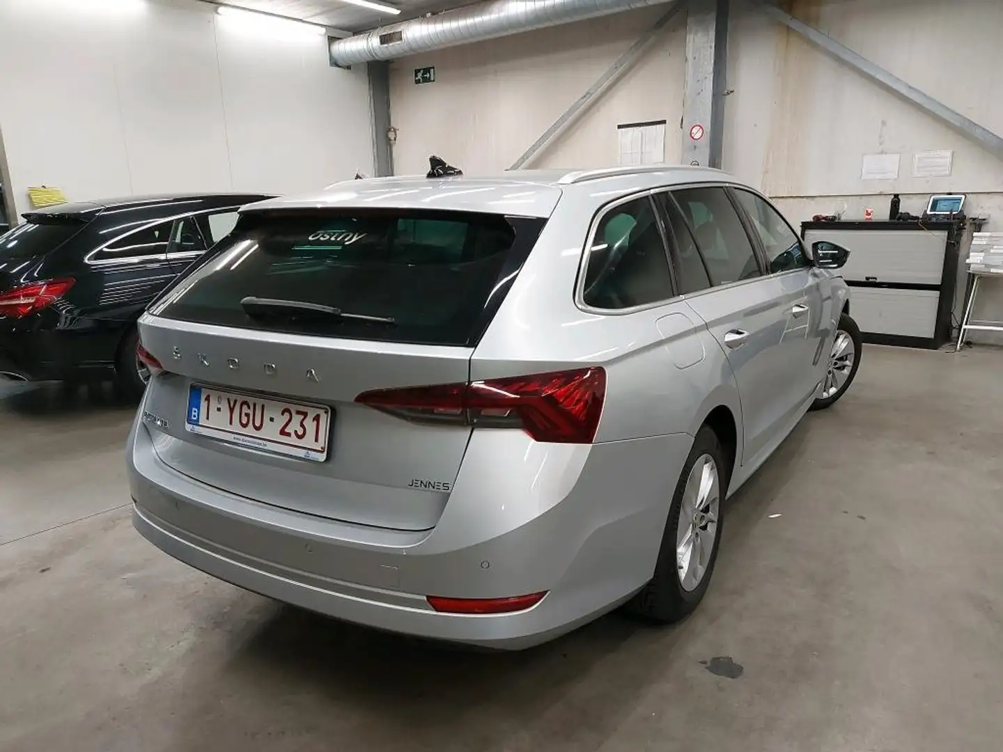 Skoda Octavia Octavia Combi 2.0 TDI DSG Ambition 13950+VAT Argent - 2