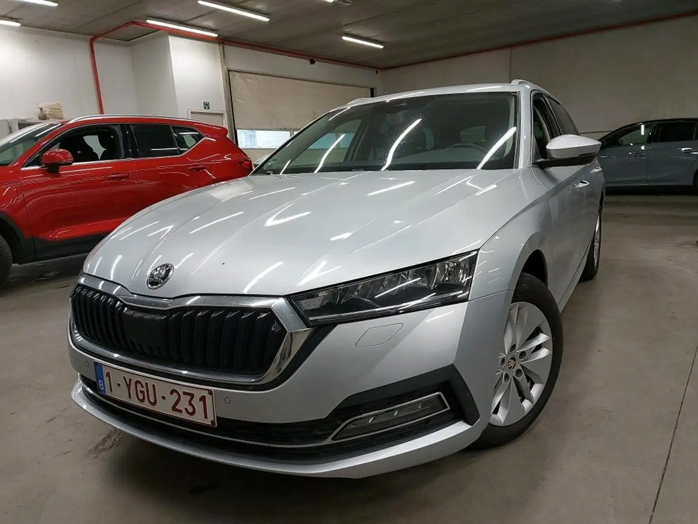 Skoda Octavia Octavia Combi 2.0 TDI DSG Ambition 13950+VAT Argent - 1