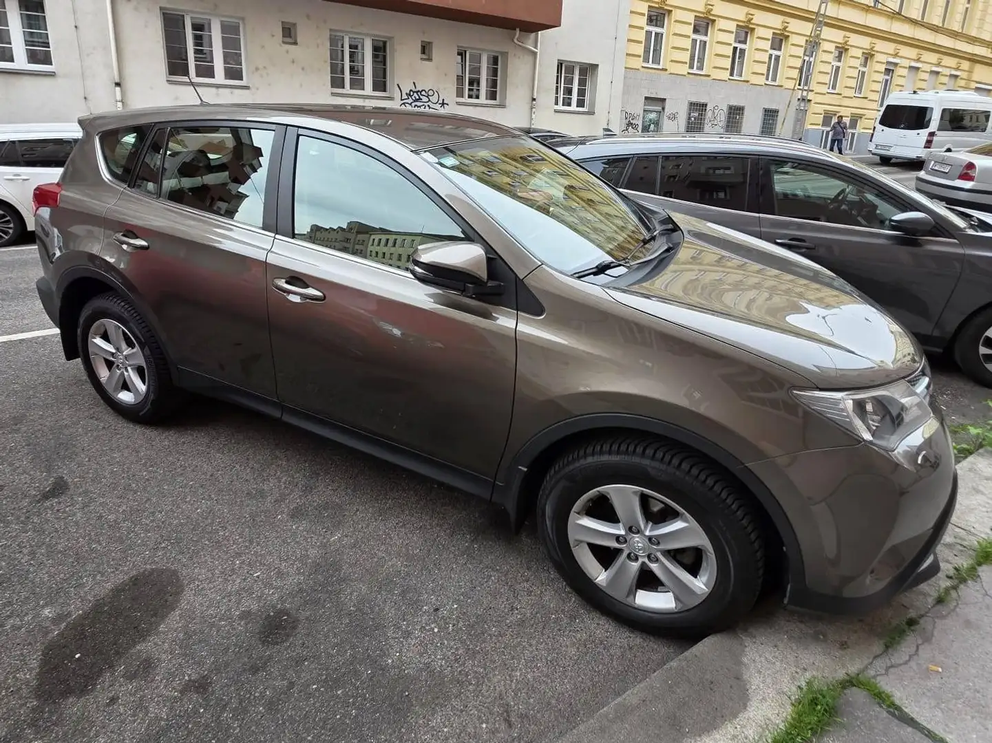 Toyota RAV 4 RAV4 2,0 D-4D City 4WD City Braun - 1