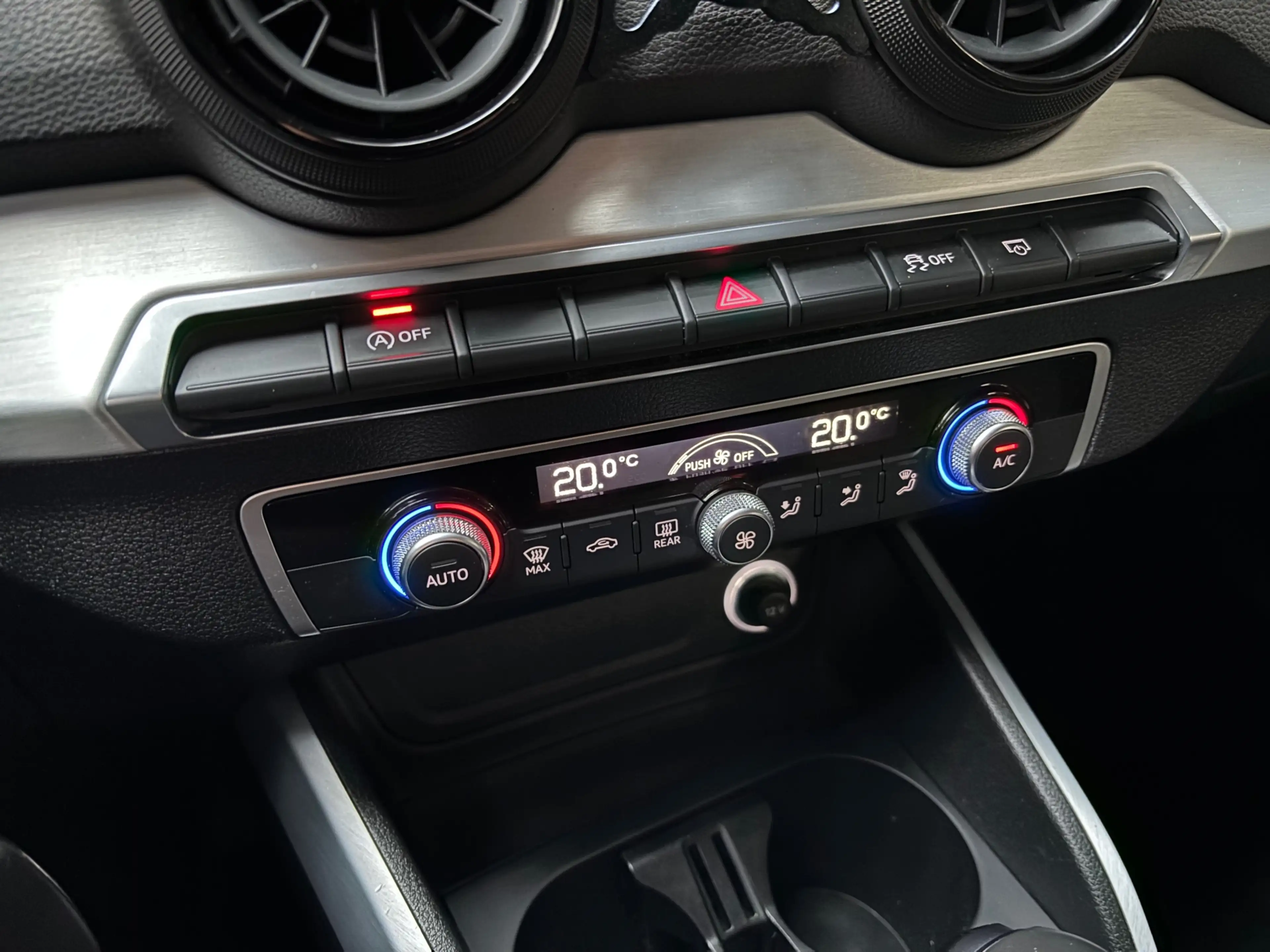 Audi Q2 1.0 TFSI Sport Pro Line S / Navigatie — photo 27