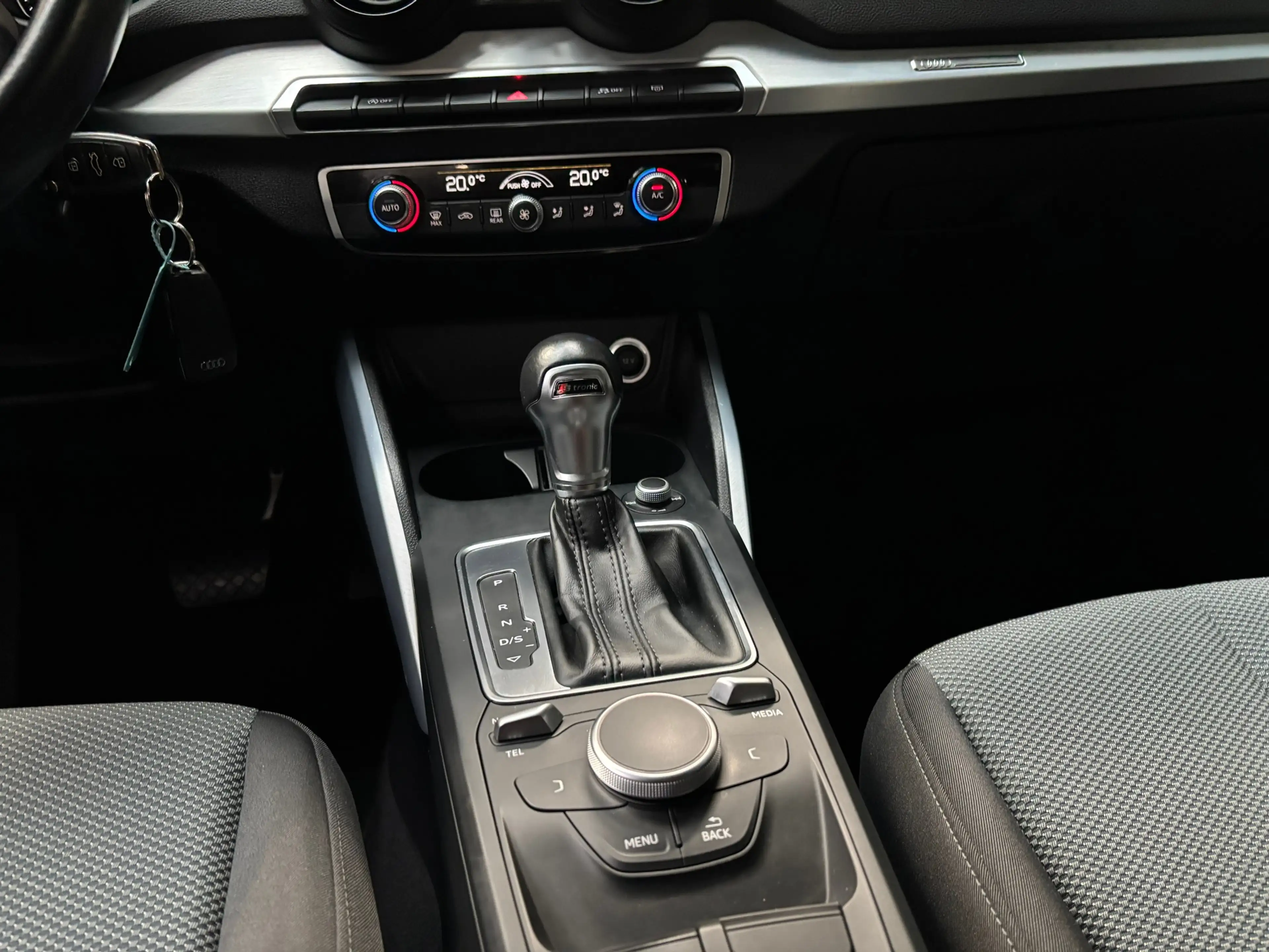 Audi Q2 1.0 TFSI Sport Pro Line S / Navigatie — photo 20