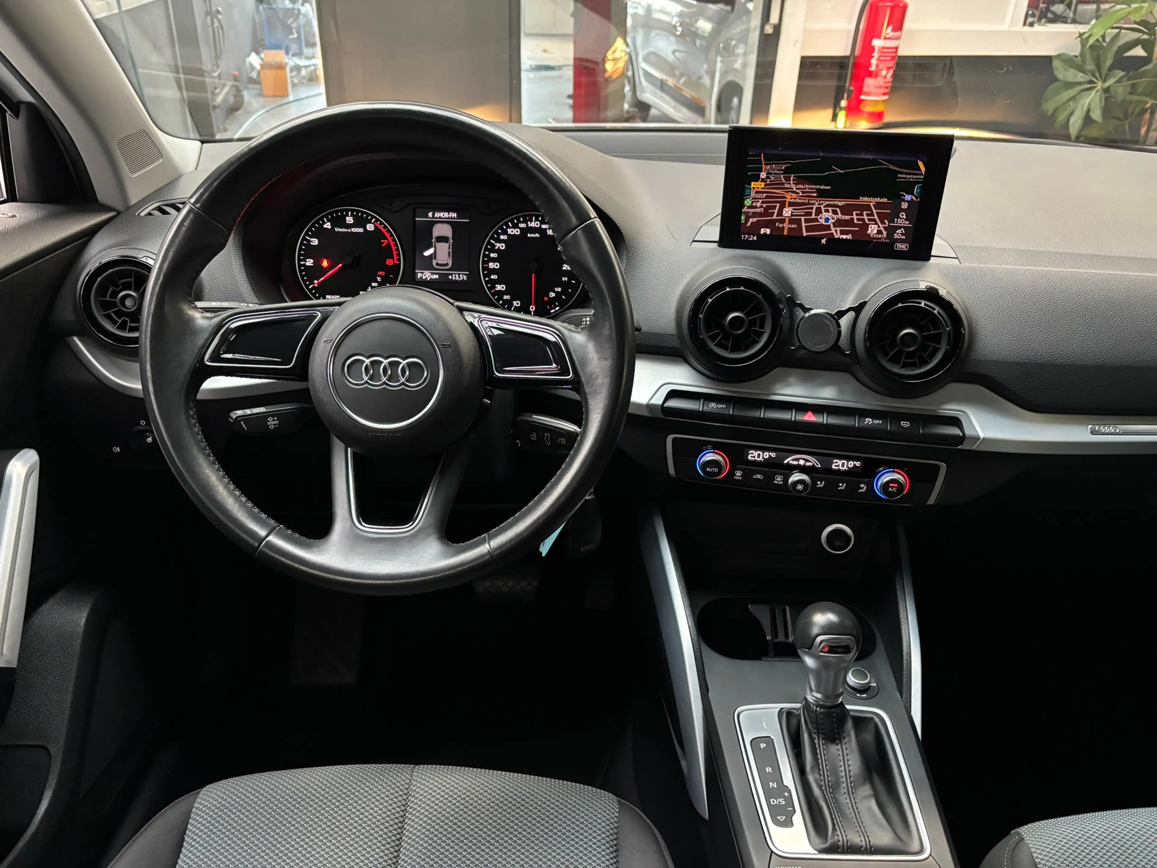 Audi Q2 1.0 TFSI Sport Pro Line S / Navigatie — photo 18
