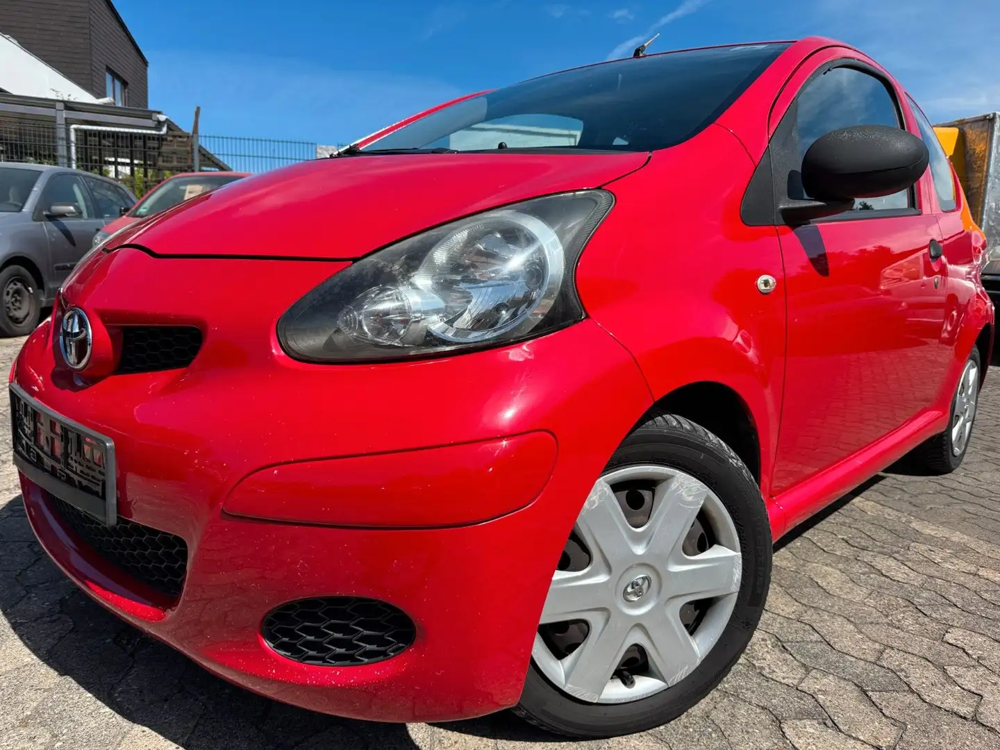 Toyota Aygo (X) 1,0-l-VVT-i Servo, Tüv 09/2025 Roşu - 1