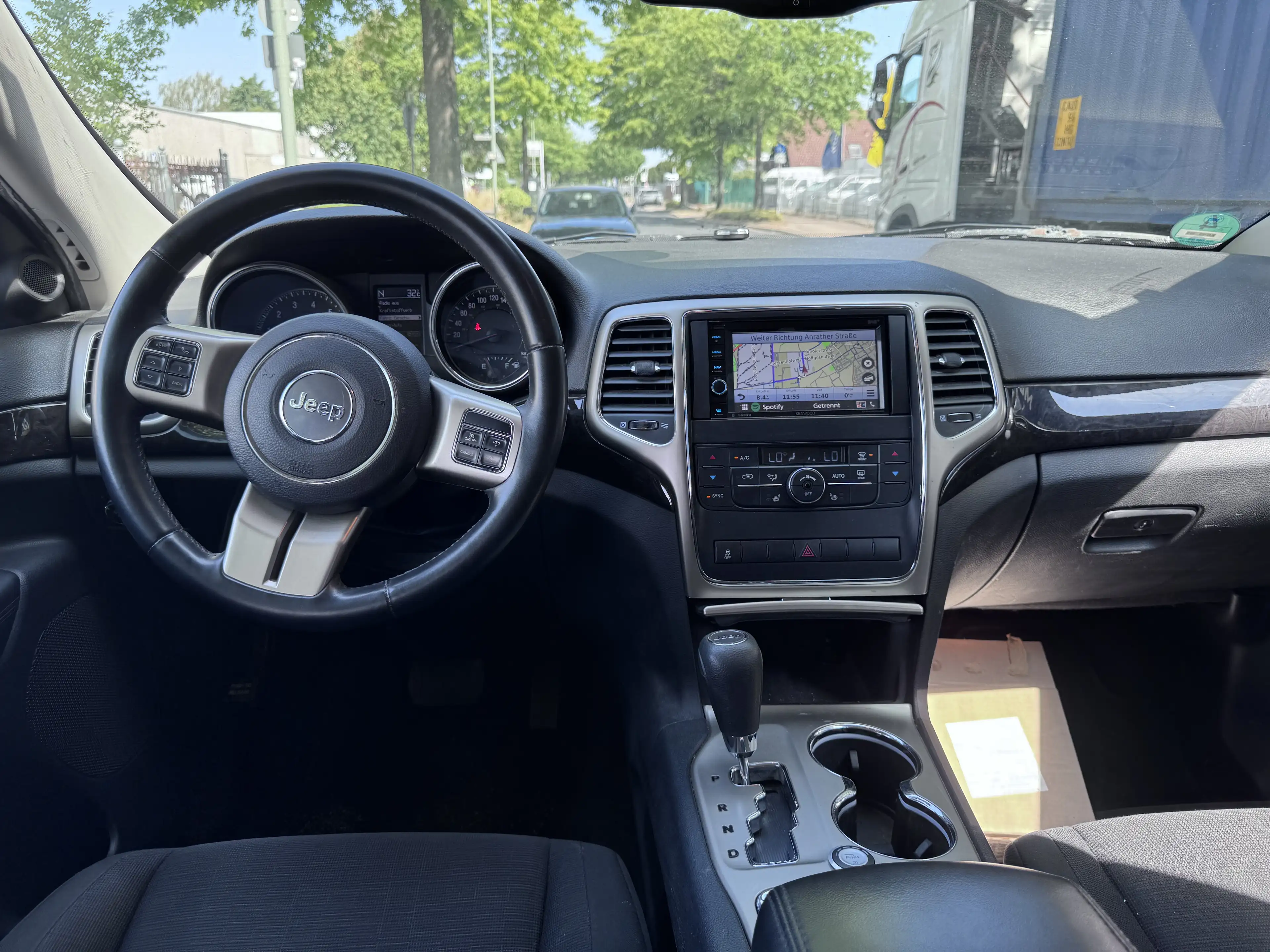 Jeep Grand Cherokee Grand Cherokee 3.6 V6 Laredo — photo 2
