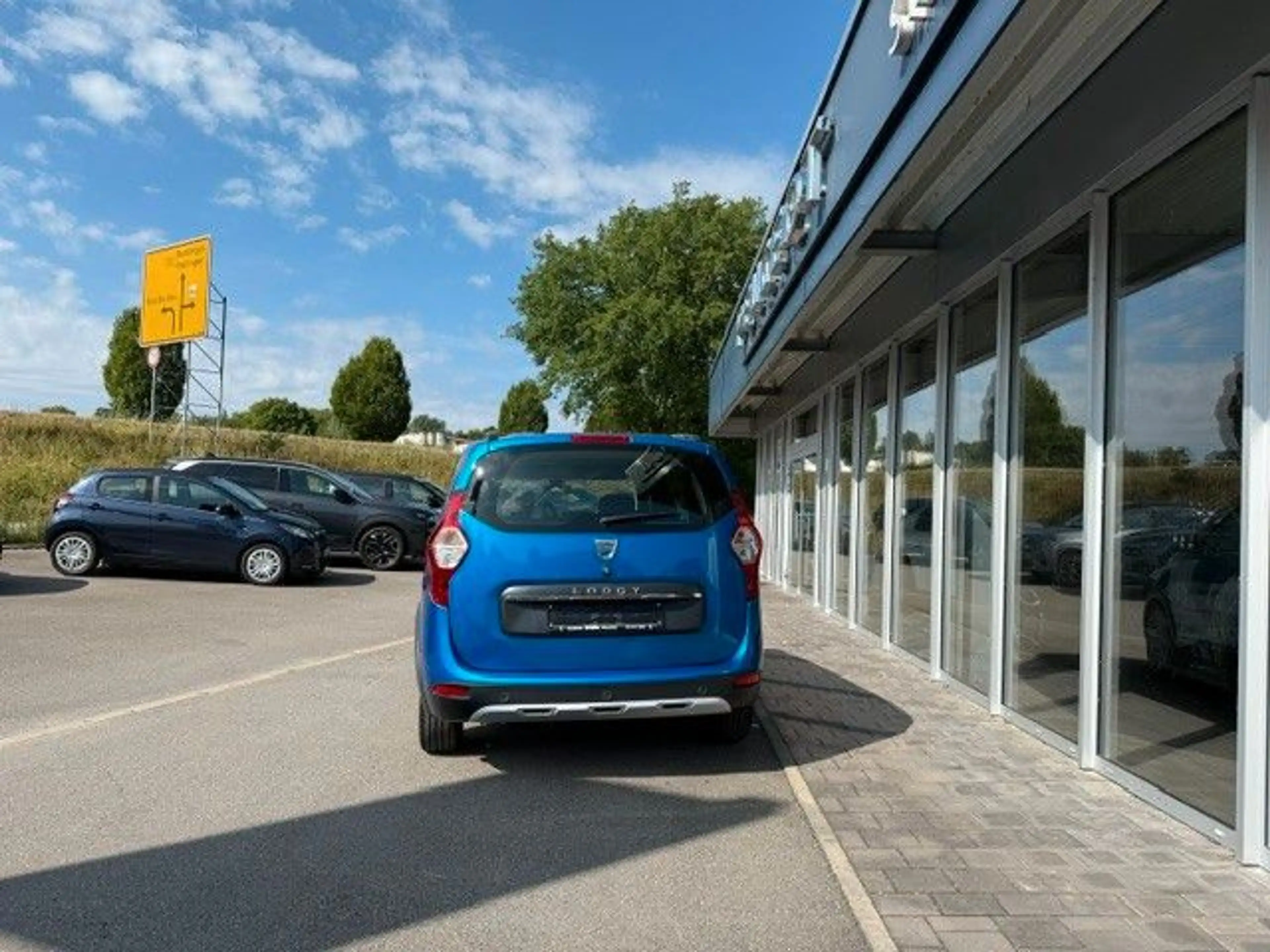 Dacia Lodgy Stepway Plus — photo 4