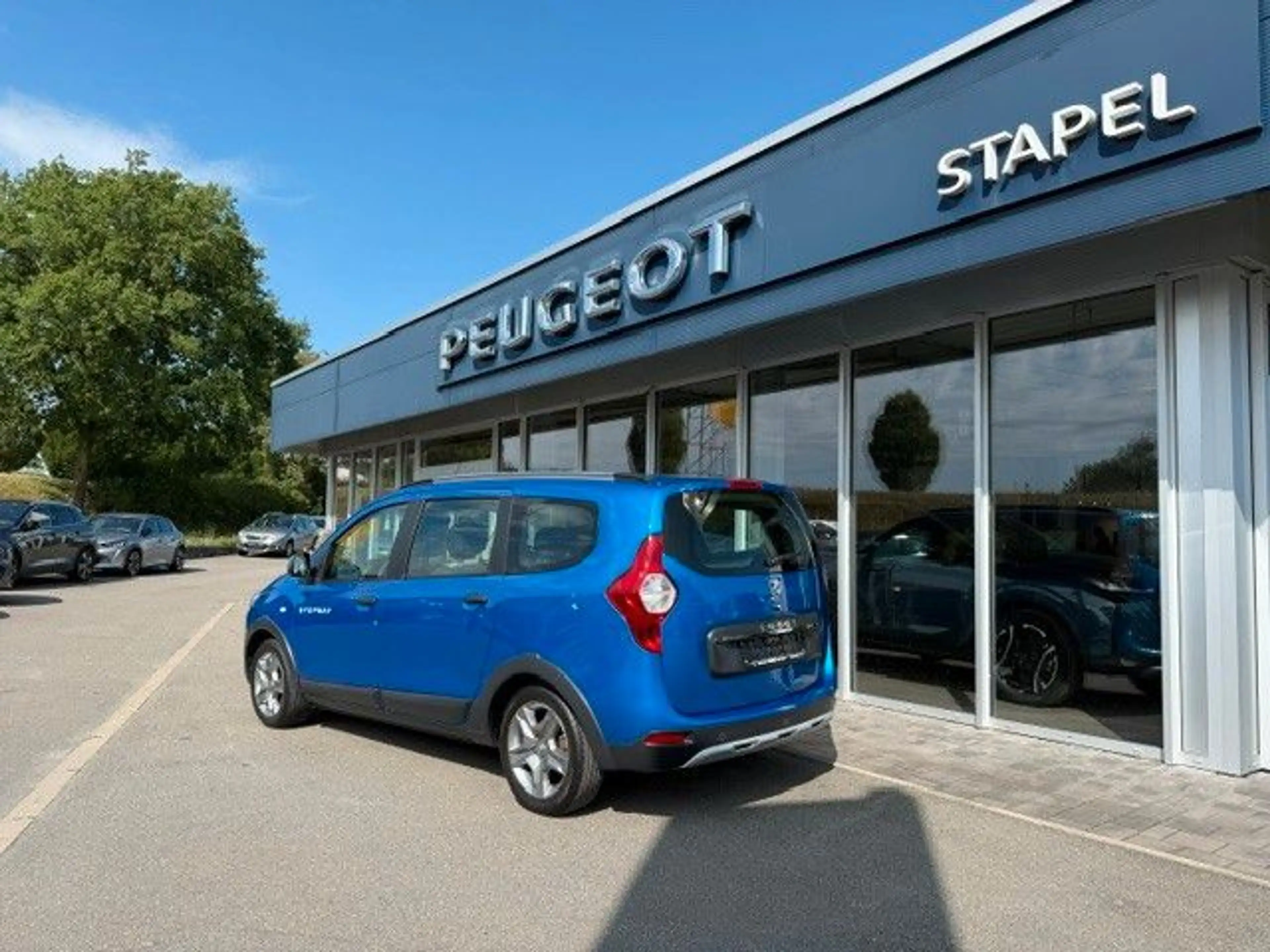 Dacia Lodgy Stepway Plus — photo 3