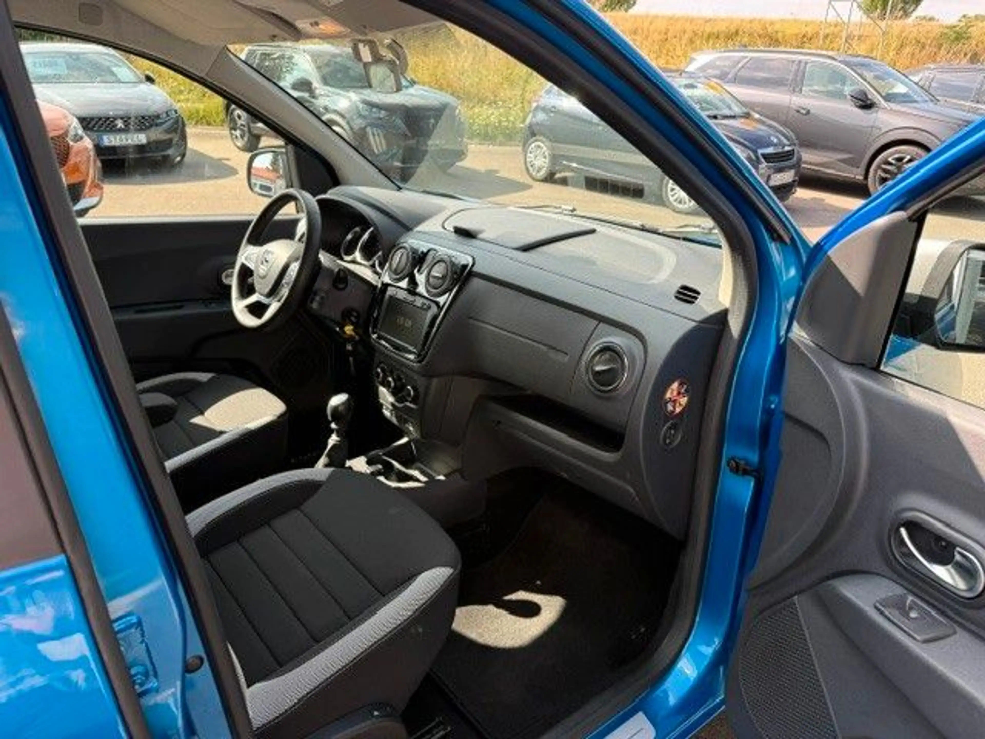 Dacia Lodgy Stepway Plus — photo 13