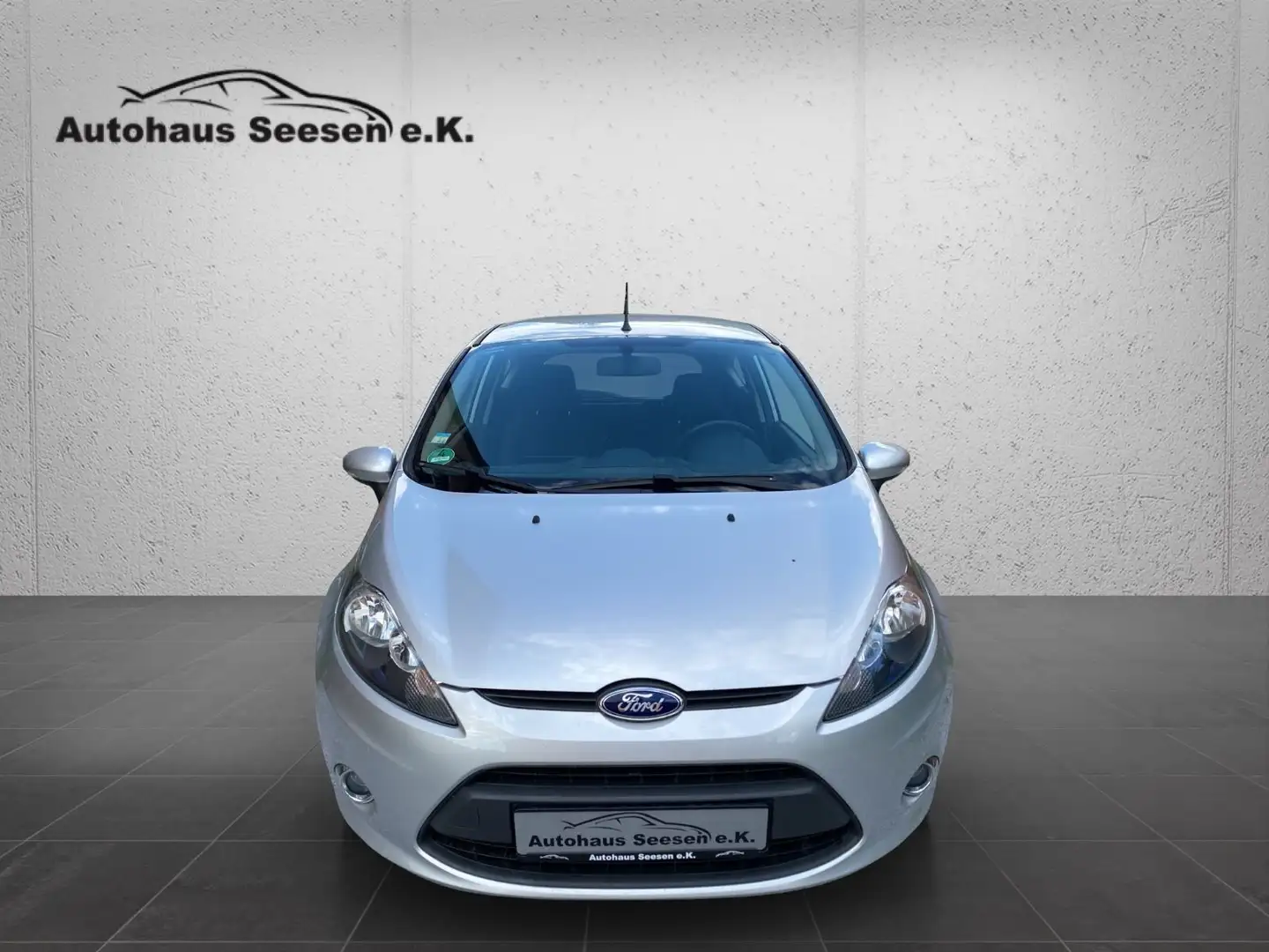 Ford Fiesta Champions Edition *Sitzheizung* Srebrny - 2
