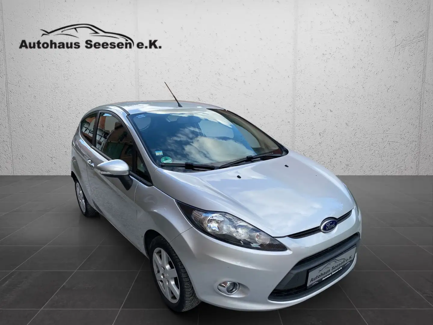 Ford Fiesta Champions Edition *Sitzheizung* Srebrny - 1