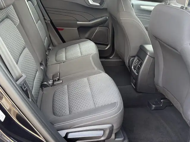 Ford Kuga view 25