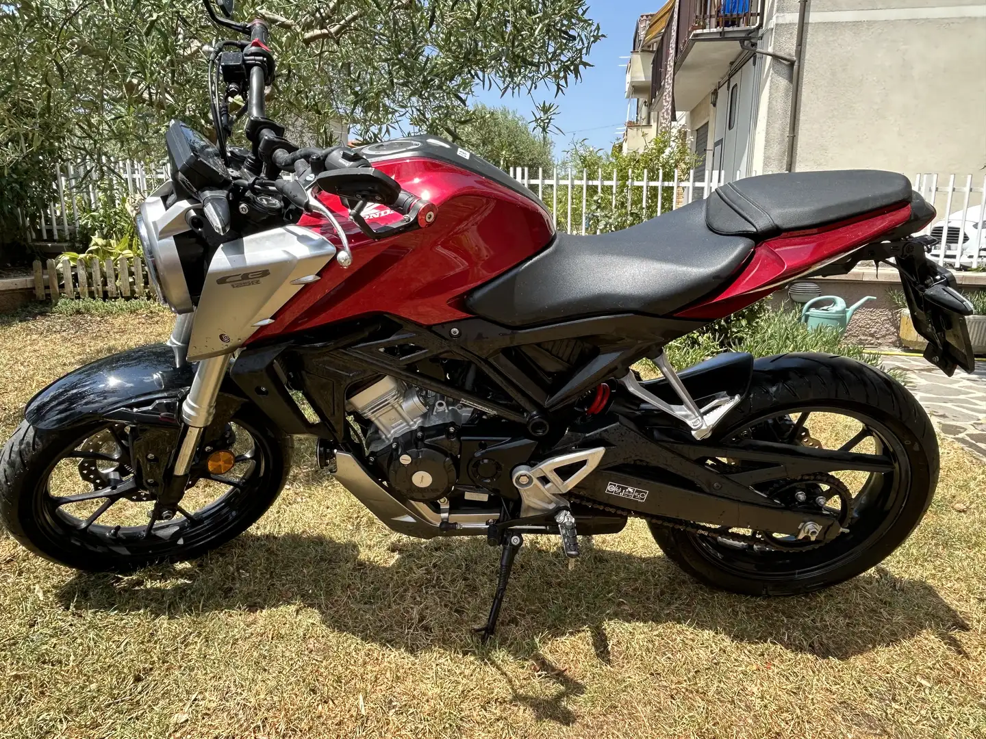 Honda CBR 125 Rouge - 1