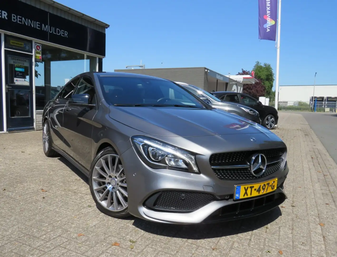 Mercedes-Benz CLA 180 AMG LINE / AUT. / CAMERA / 59.875 KM NAP Grijs - 2