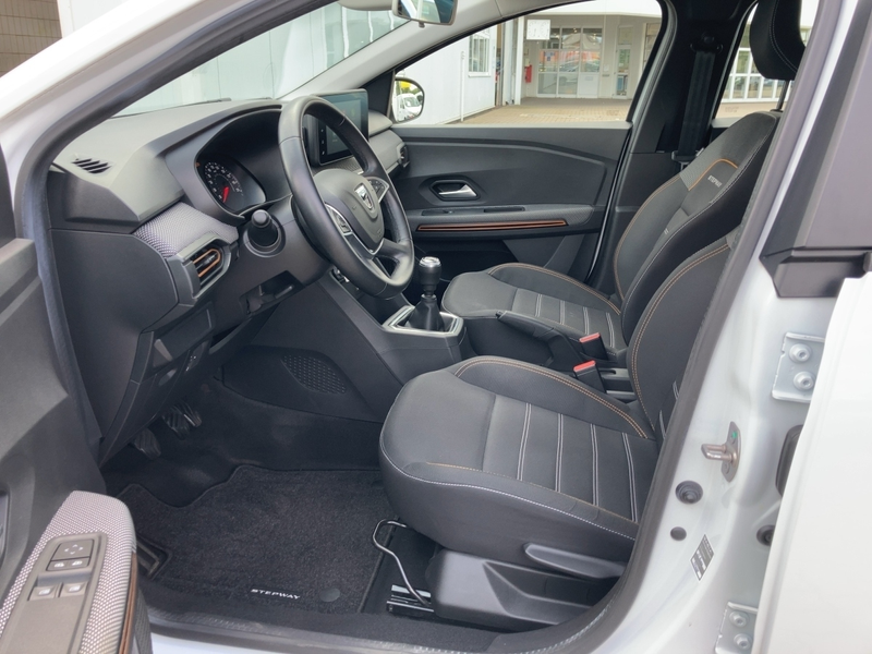 Dacia Sandero III 1.0 TCe 90 Stepway Comfort — photo 8