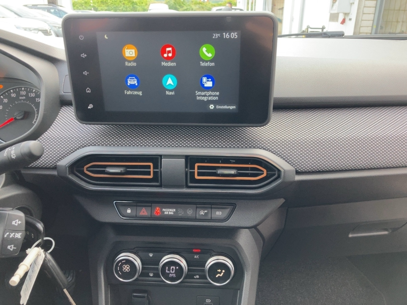 Dacia Sandero III 1.0 TCe 90 Stepway Comfort — photo 11