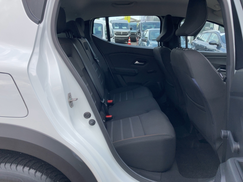 Dacia Sandero III 1.0 TCe 90 Stepway Comfort — photo 12