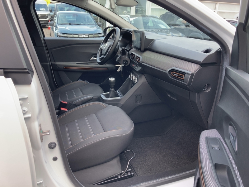 Dacia Sandero III 1.0 TCe 90 Stepway Comfort — photo 10