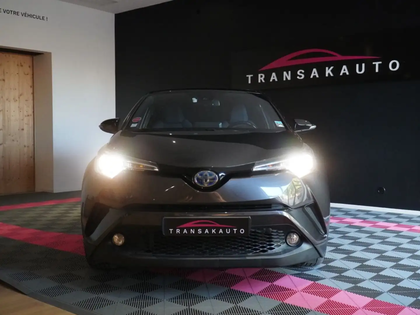 Toyota C-HR HYBRIDE 122h Graphic / ETAT NEUF / ENTRETIEN Gris - 2