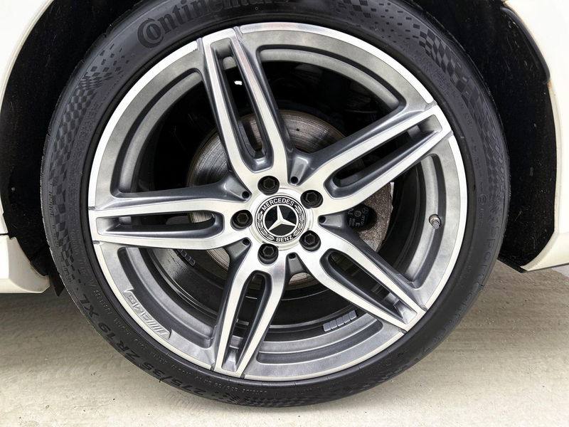 Mercedes-Benz E 200 D Break AMG Line | Panoramisch Dak | Dodehoekassis — photo 4