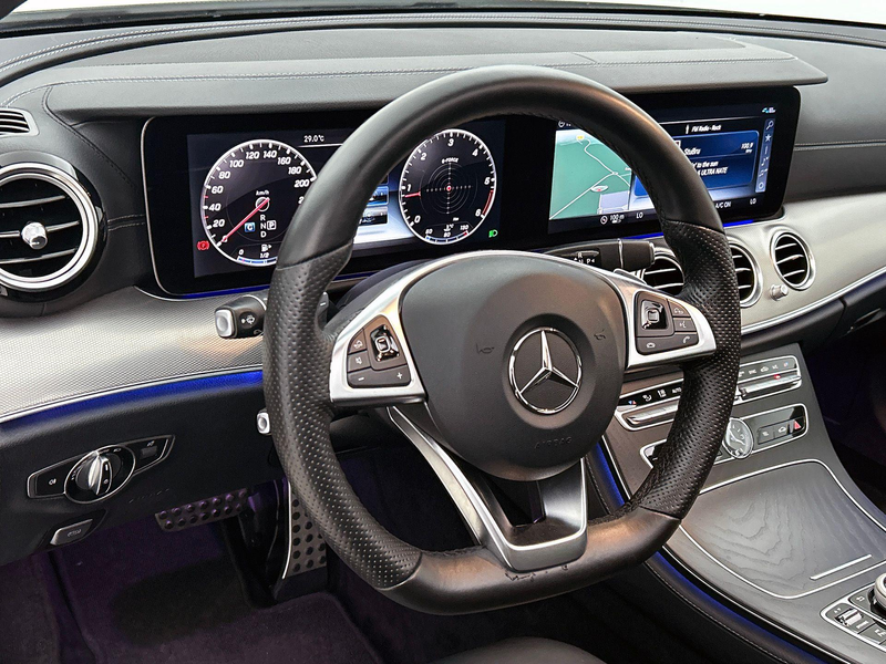 Mercedes-Benz E 200 D Break AMG Line | Panoramisch Dak | Dodehoekassis — photo 8