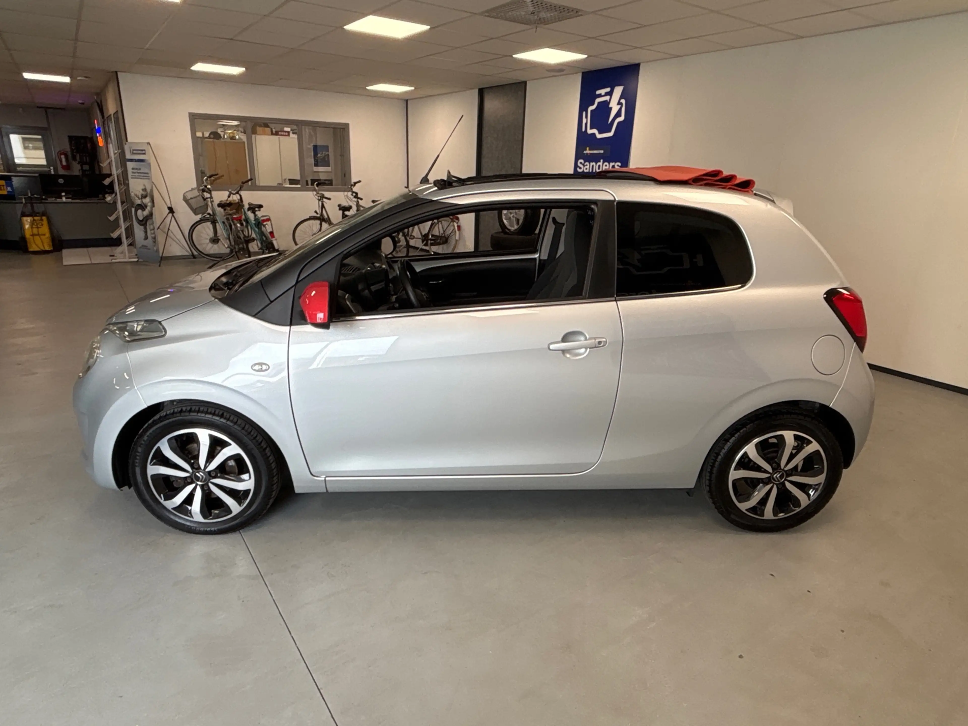 Citroen C1 Citroen C1 Airscape Shine — photo 4