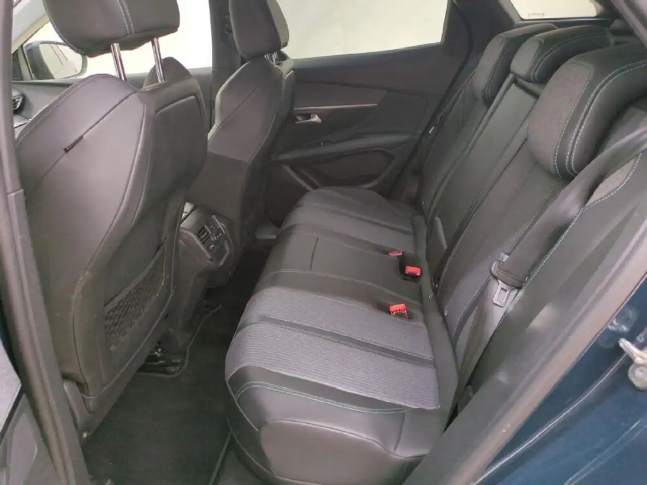 Peugeot 3008 3008 Plug-In Hybrid — photo 9