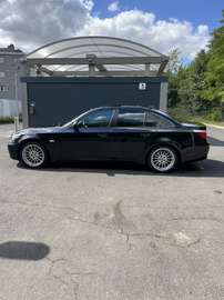 525i Touring Edition Lifestyle