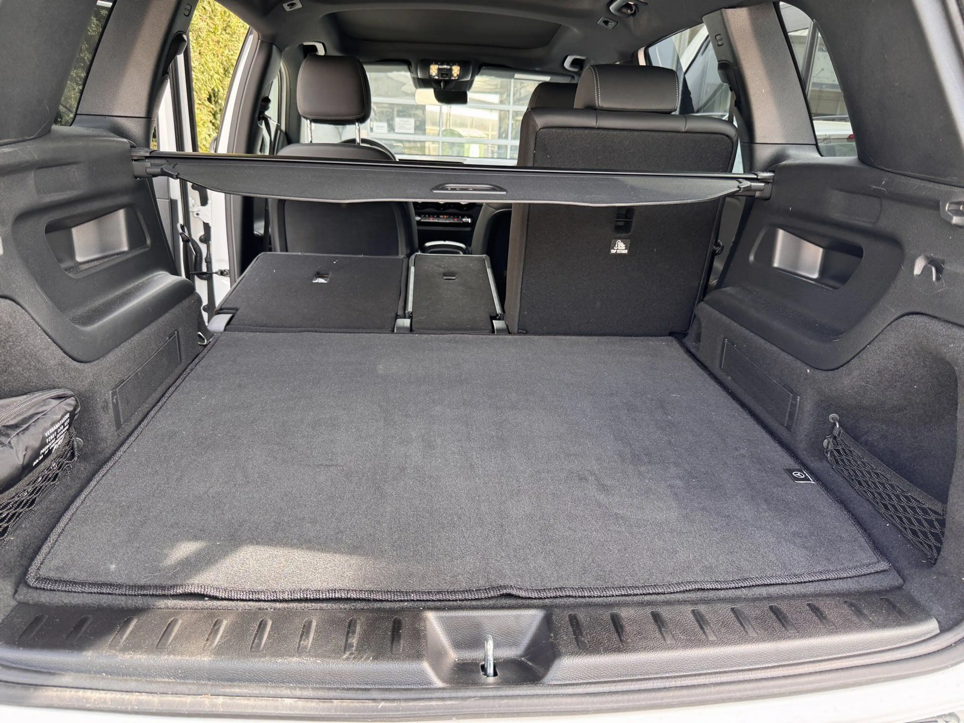 Mercedes-Benz EQB 250 AMG*Advanced-Paket*Pano*Night*360Grad* — photo 12