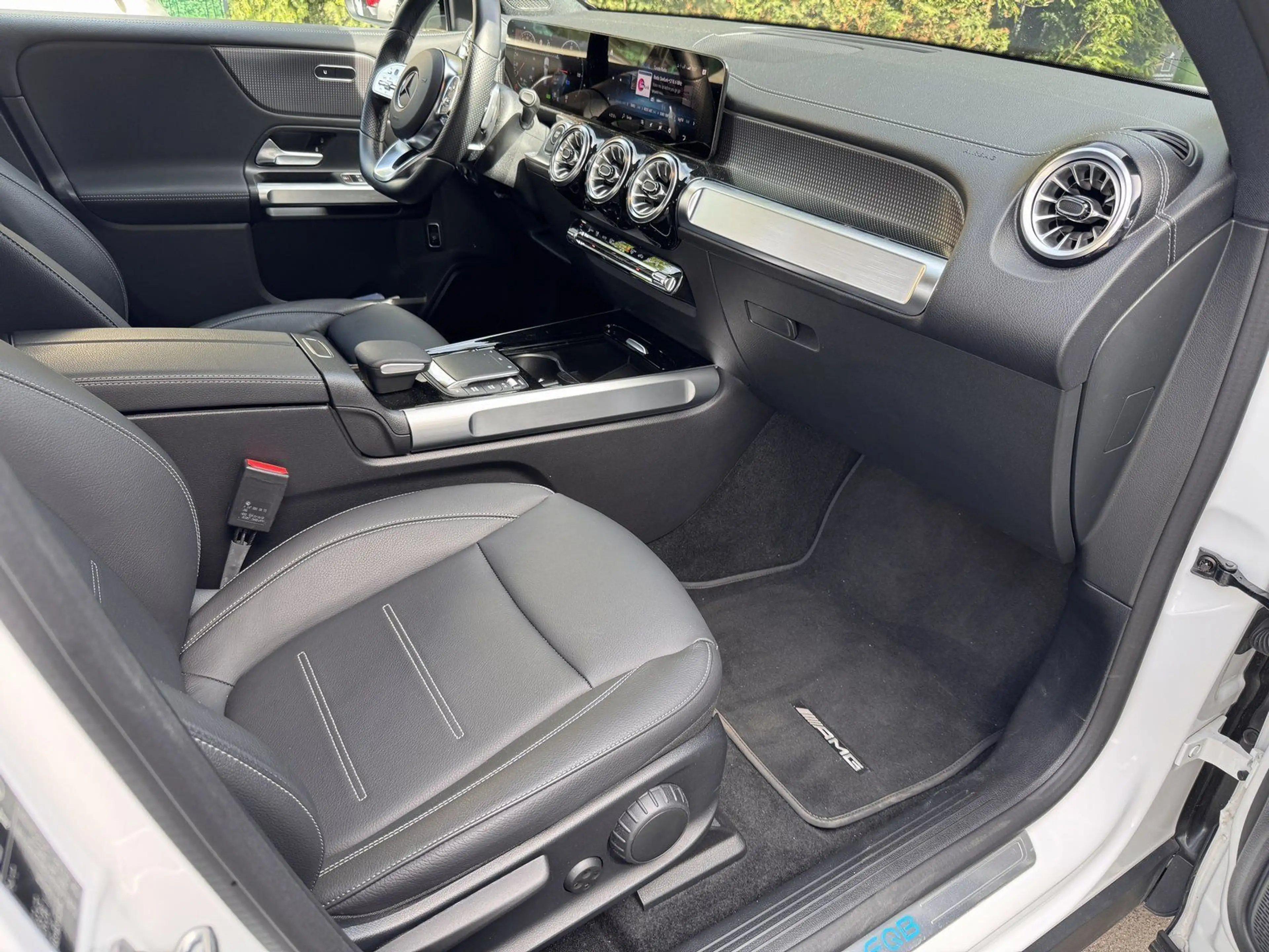 Mercedes-Benz EQB 250 AMG*Advanced-Paket*Pano*Night*360Grad* — photo 10
