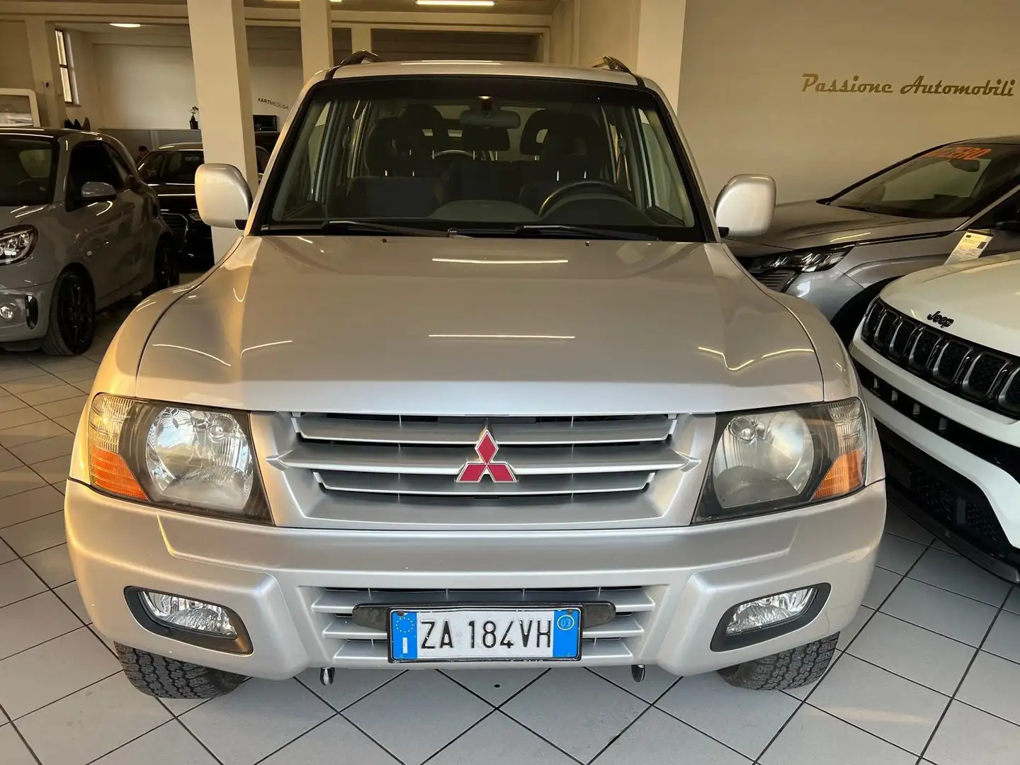 Mitsubishi Pajero Pajero 5p 2.5 TDI GLX 115cv 7 POSTI Argintiu - 2